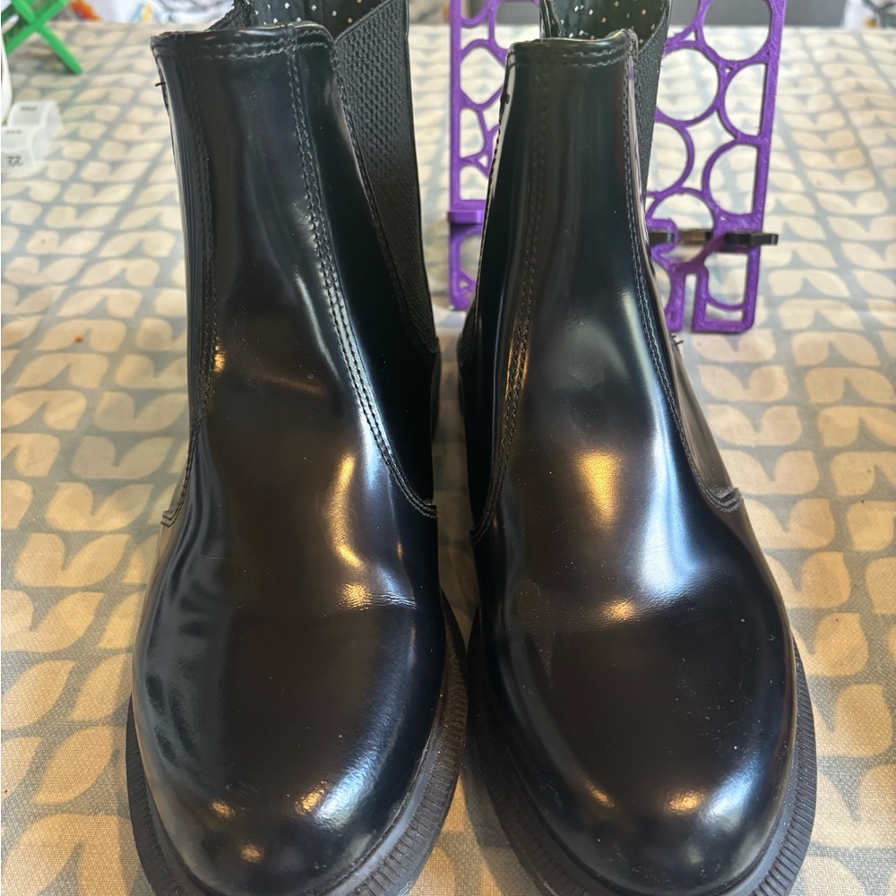 Dr. Martens Flora Chelsea boots